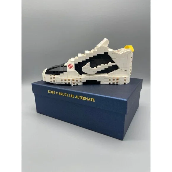 Completed Nike Zoom Kobe 5 Protro ‘Alternate Bruce Lee’ Kick Brick Set - Picture 3 of 4